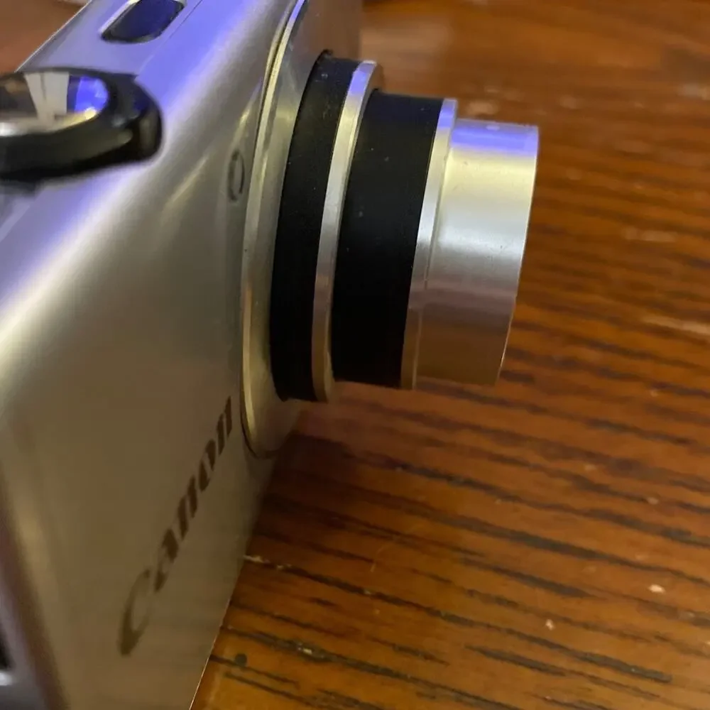 Canon PowerShot A2500 HD 16MP 5x Optical Zoom Silver no charger two batteries